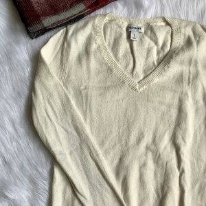 ✨ALL ITEMS $5 ✨ Old Navy Oversized V Neck Sweater
